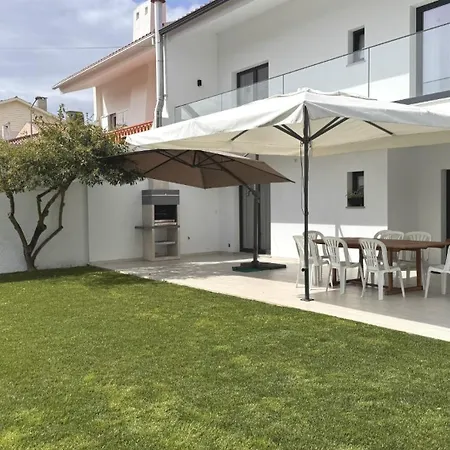 Casa de Férias Casa Da Praia, Piscina A Sal, Aquecida E Coberta -praia Da *