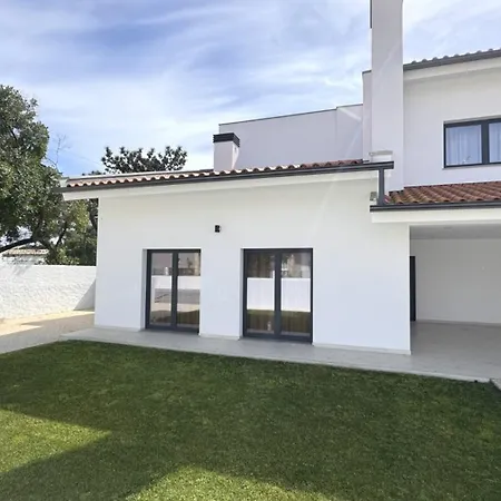 Casa de Férias Casa Da Praia, Piscina A Sal, Aquecida E Coberta -praia Da