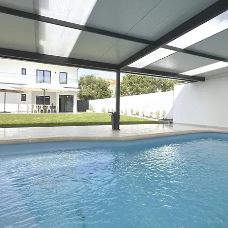Casa Da Praia, Piscina A Sal, Aquecida E Coberta -praia Da *
